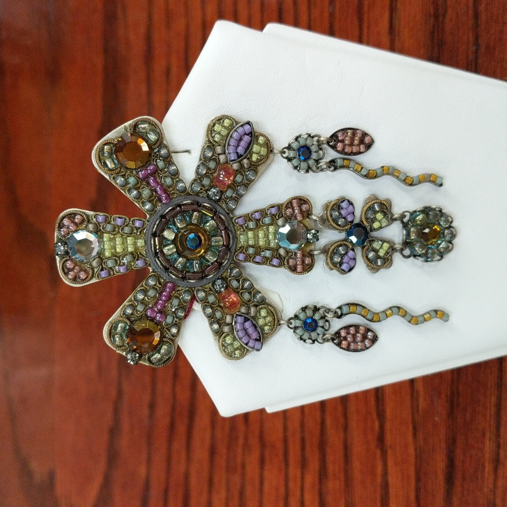 Ayala Bar Pin